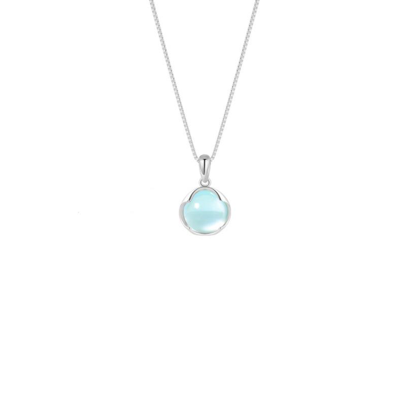 Blue Crystal Pendant Necklace: Elegant Clavicle Chain, Trendy Niche Design, Perfect Gift for Girls & Best Friends.