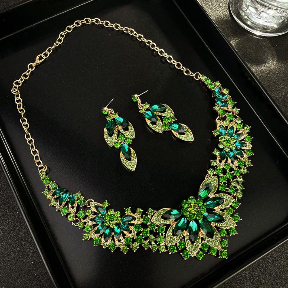 Skinnende Rhinestone Smykkesett Krystall Krystall Halskjedesett Brudehalskjede Øredobber Sett Bankett