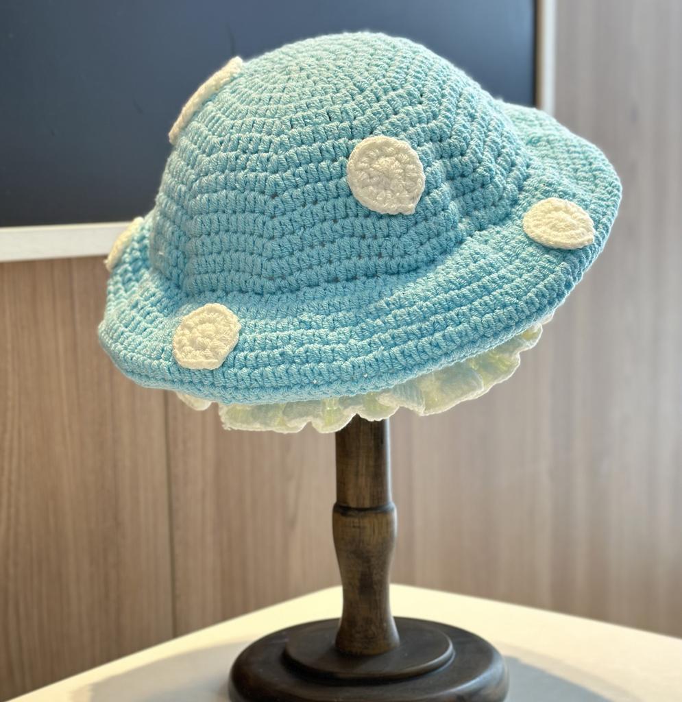 Korean Sweet And Cute Mushroom Beret Women Hand-Crocheted Polka Dot Lace Crochet Wool Hat Autumn Winter Warm Knitted Painter Hat
