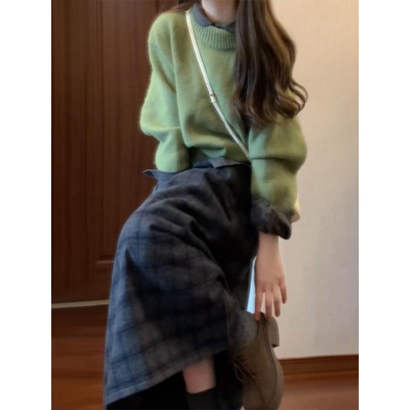 Luxury Petite French Knitted Green Sweater Dress for Women - Autumn/Winter 2024