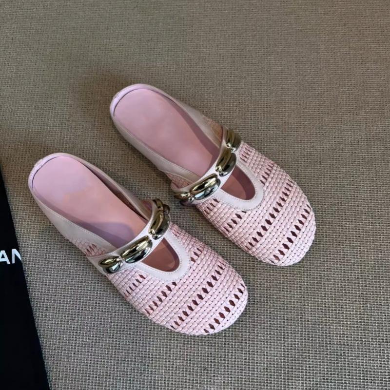

Summer flat-bottomed cool slippers women s baotou retro woven hollowed out light luxury style women wearing sandals outside lazy shoes 35 розовый