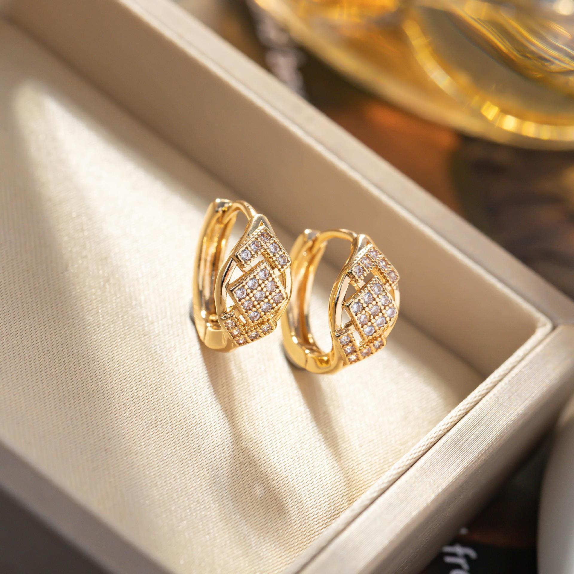 European & American Retro Geometric Zirconia Rhombus Earrings