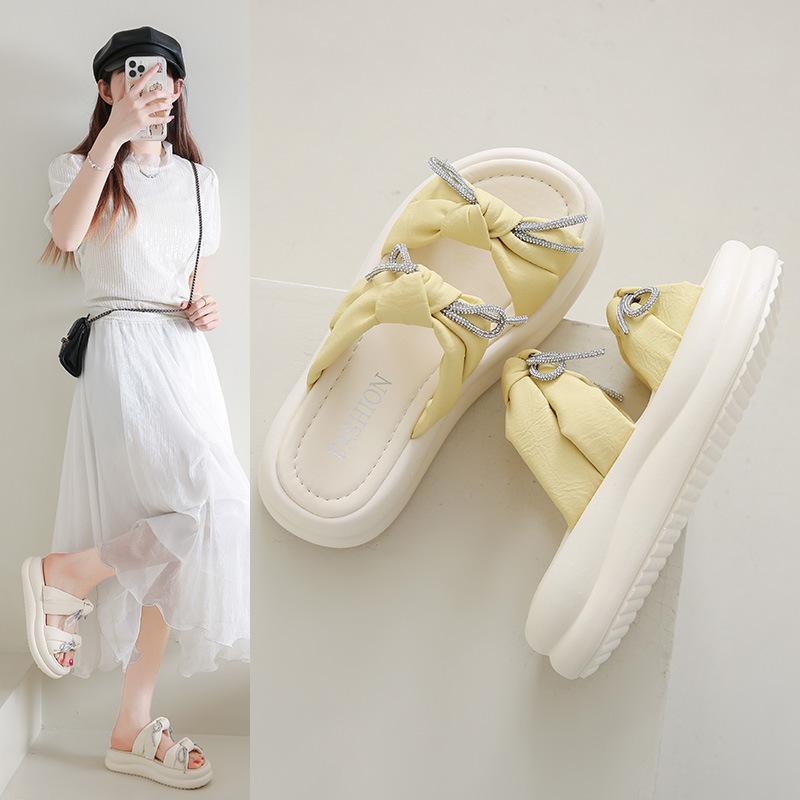 Summer new cool slippers women's 2025 fashion thick bottom heightening soft bottom beach mop