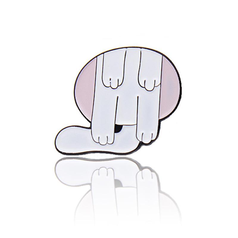 Trendy Cartoon Cat Hide-and-Seek Spaceship Brooch