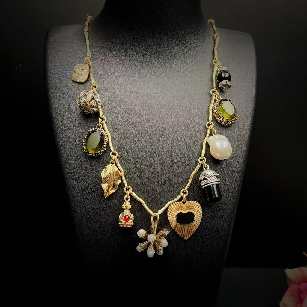 ZA cross-border European, American and medieval multi-layer stacked necklace animal insect leaf love pendant retro high-end necklace