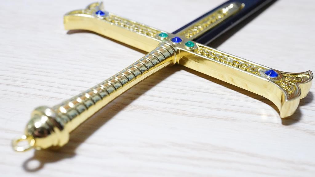 24 cm svart svärd Yoru guld Mihawk One Piece minivapen svärd båge pil sköld svärd tillbehör nyckelring figur docka display dekoration anime spel