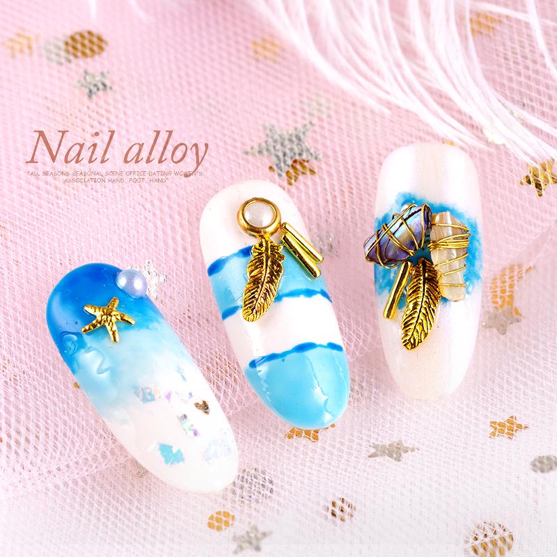 12-Fach-Tablett mit japanischen Nagelkunst-Metallnieten und Strass-Verzierungen