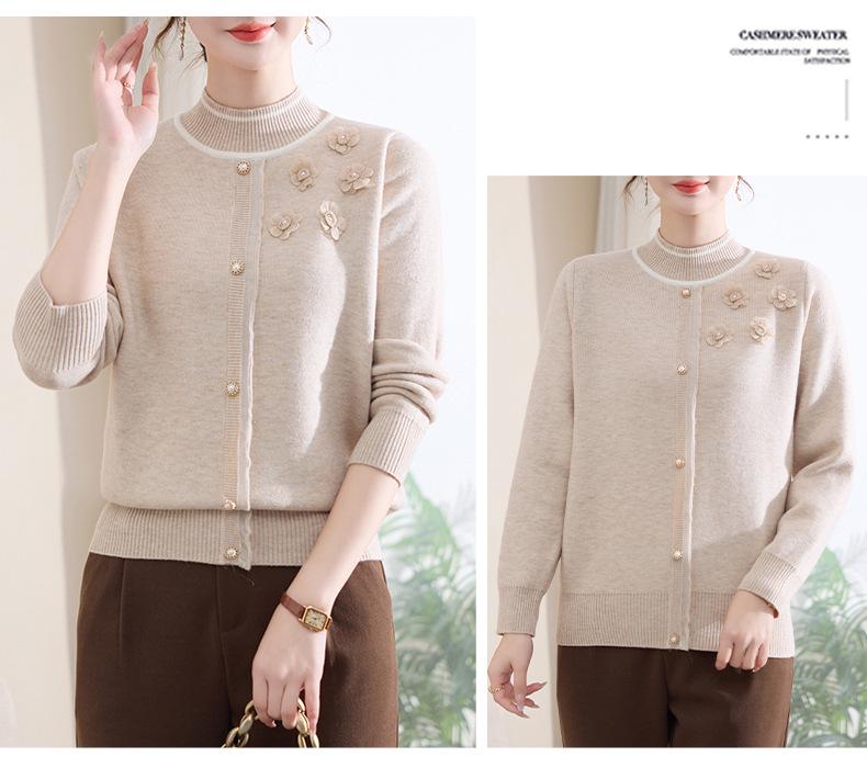 2025 Stylish Winter Fleece Sweater for Middle-Aged & Elderly Women - Half-High Collar, Plus Velvet Warmth.