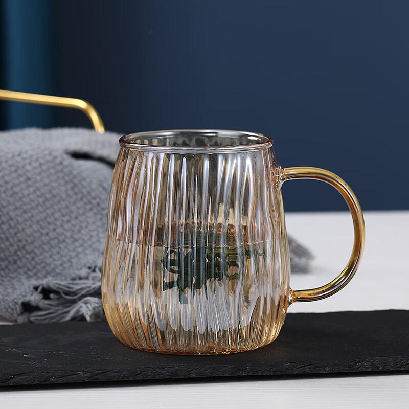 Elegant Glass Cold Water Pitcher with Lid