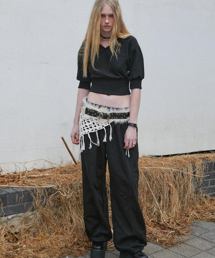 Nasnoing Crossed Crop Sweatshirt (Black)