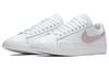 Nike Blazer Low Le 'White Particle Rose' Feminino AA3961-105