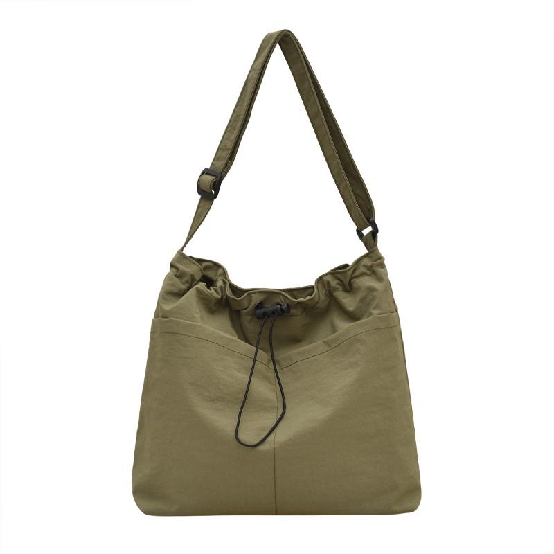 Simple solid color shoulder bag, versatile daily messenger bag, lightweight women's carry-on bag, daily commuting, travel