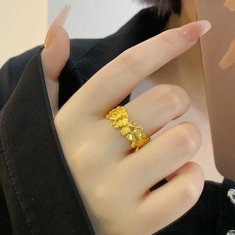 New In Rings Ginkgo Petal for Women Ancient Gold Craftsm Exquisite Glossy Small Leaf Exquisite Rings for Women Party Jewelry