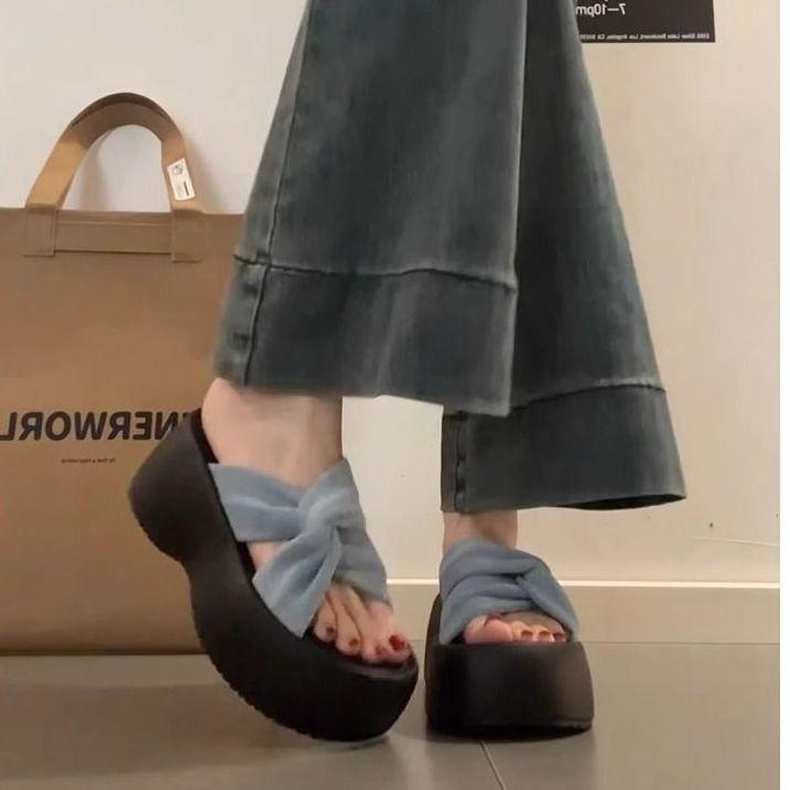 Muffin bottom heightened open-toed cool slippers 2025 new fairy foreign style one-word slippers women wear in summer