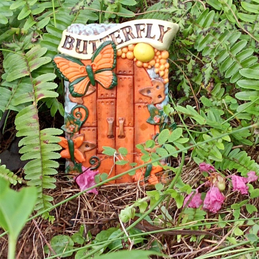 Resin Crafts Miniature Garden Door Cute Garden Fairy Gate  Desktop Decoration