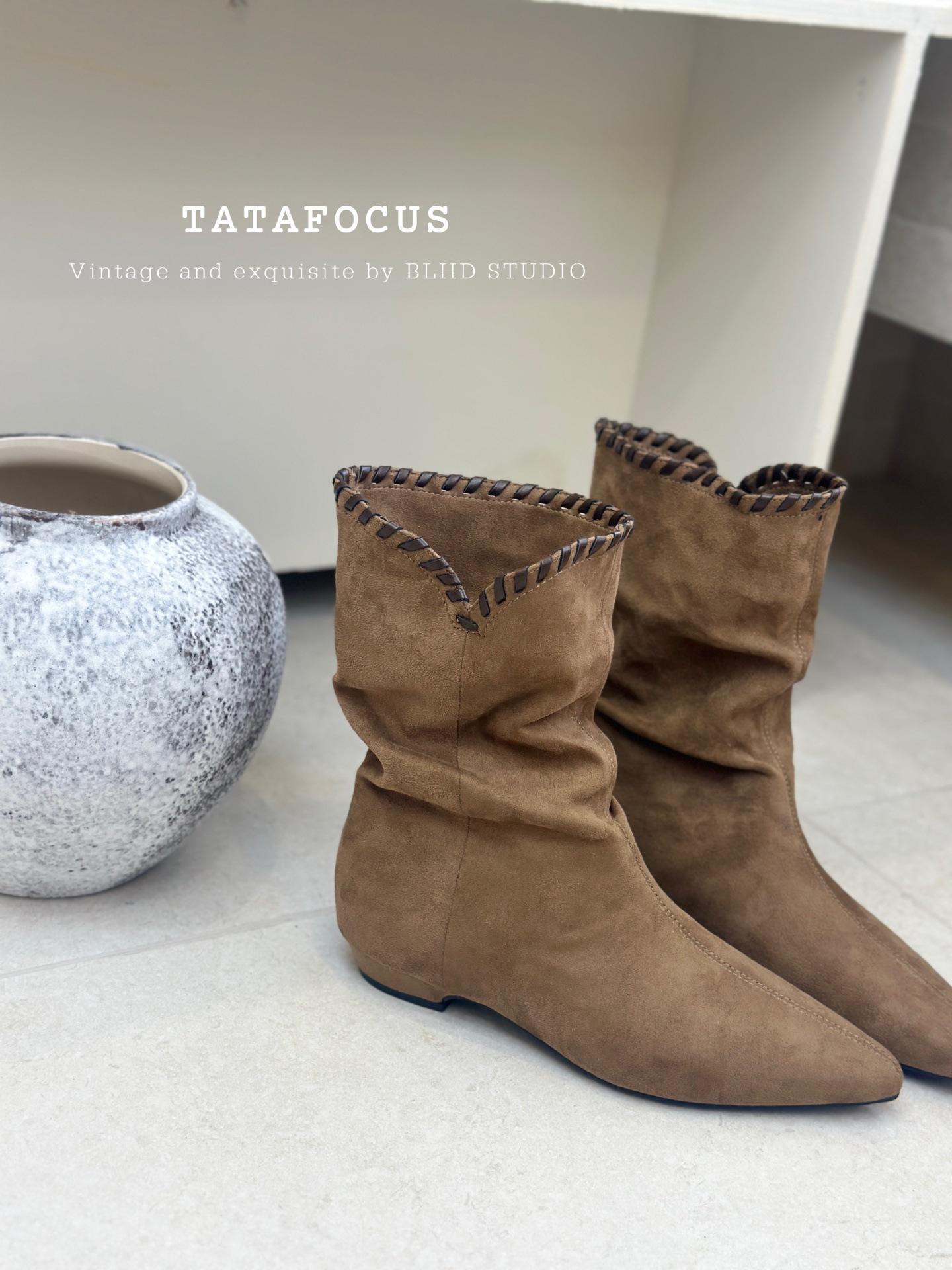 

2025 new Internet celebrity explosion retro suede pointed low heel pleated medium tube fashion boots casual western women s boots 35