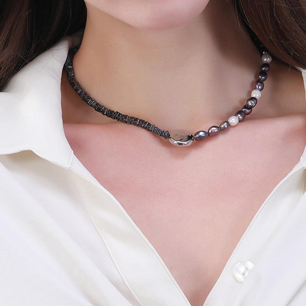 Asymmetrical Natural Pearl Necklace, A Light Luxury Girls' Fashion Necklace, A Style Accessory.