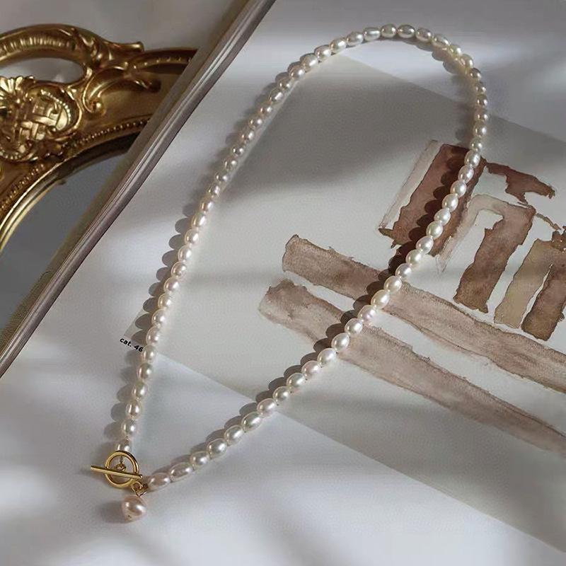 

Strong Light Rice Grain Freshwater Pearl Necklace Niche Titanium Steel Ot Buckle Clavicle Chain Rice Grain Pearl Pendant Neck Chain