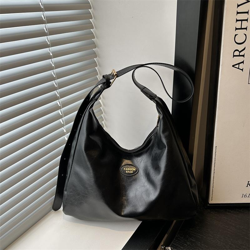 

Fashion large-capacity women s bags, new summer commuting versatile casual high-end texture shoulder messenger bag чёрный