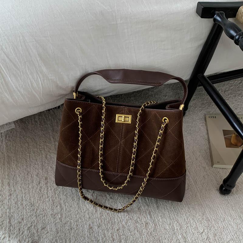 2025 Autumn New Bucket Bag Women's Commuter Diamond Chain Shoulder Bag High Value Fashion Tote Bag