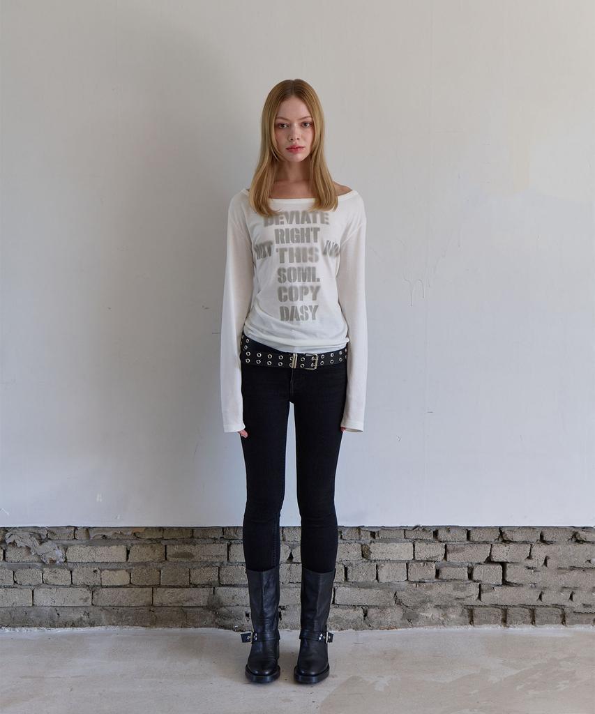 5OML Blur Lettering Loose Fit Long Sleeve (Ivory)