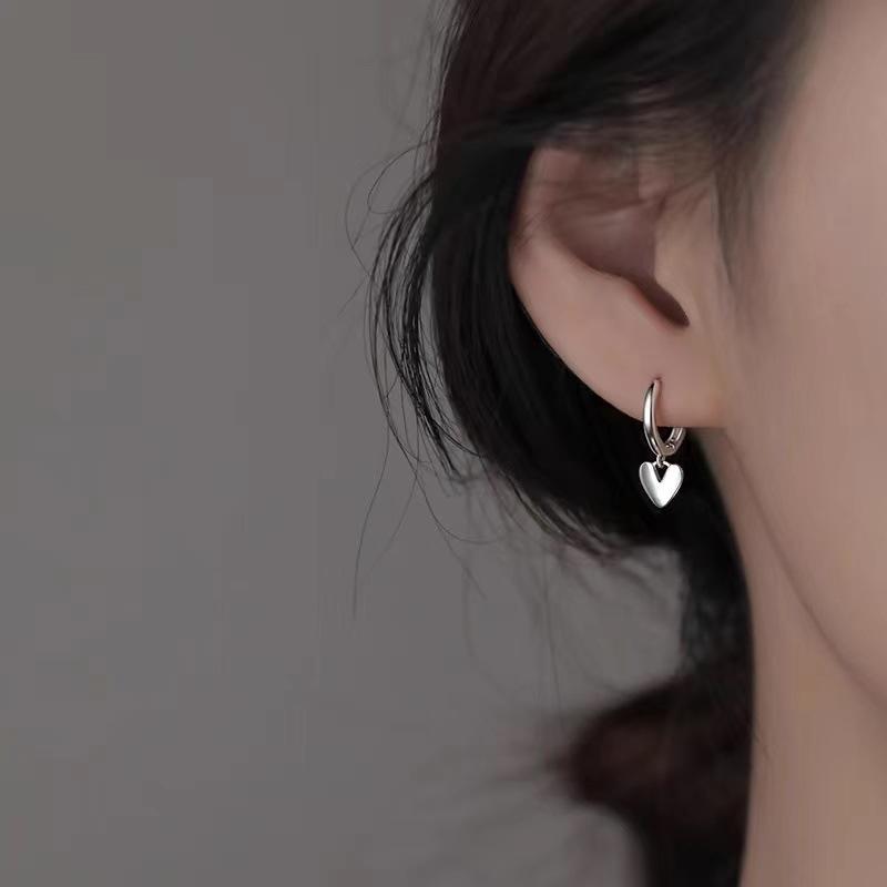 Female Niche High-end Heart-shaped Earrings
