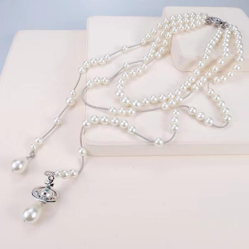 Kaiserinwitwe Vivienne Gebrochene Perle Asymmetrische Dreidimensionale Saturn Lange Halskette NANA Stern Gleicher Stil