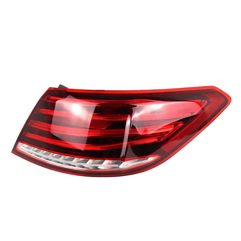 For Mercedes-Benz E Class W207 2014 2015 2016 2017 For the Two-Door Coupe Red Rear LED Tail Light Car Part 2079063300 2079063400