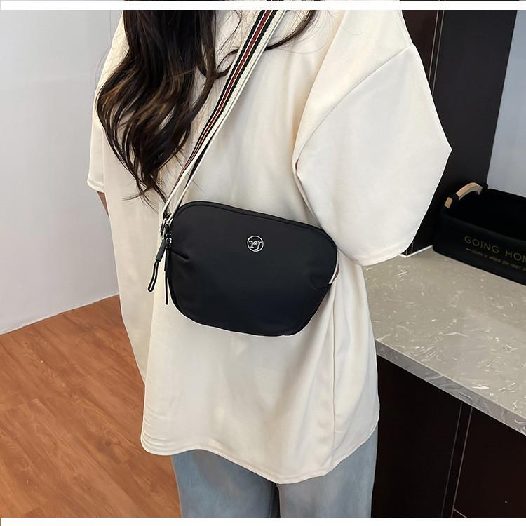 Unisex Nylon Small Crossbody Bag With Inner Phone Pocket And Lightweight Design For Summer Outings