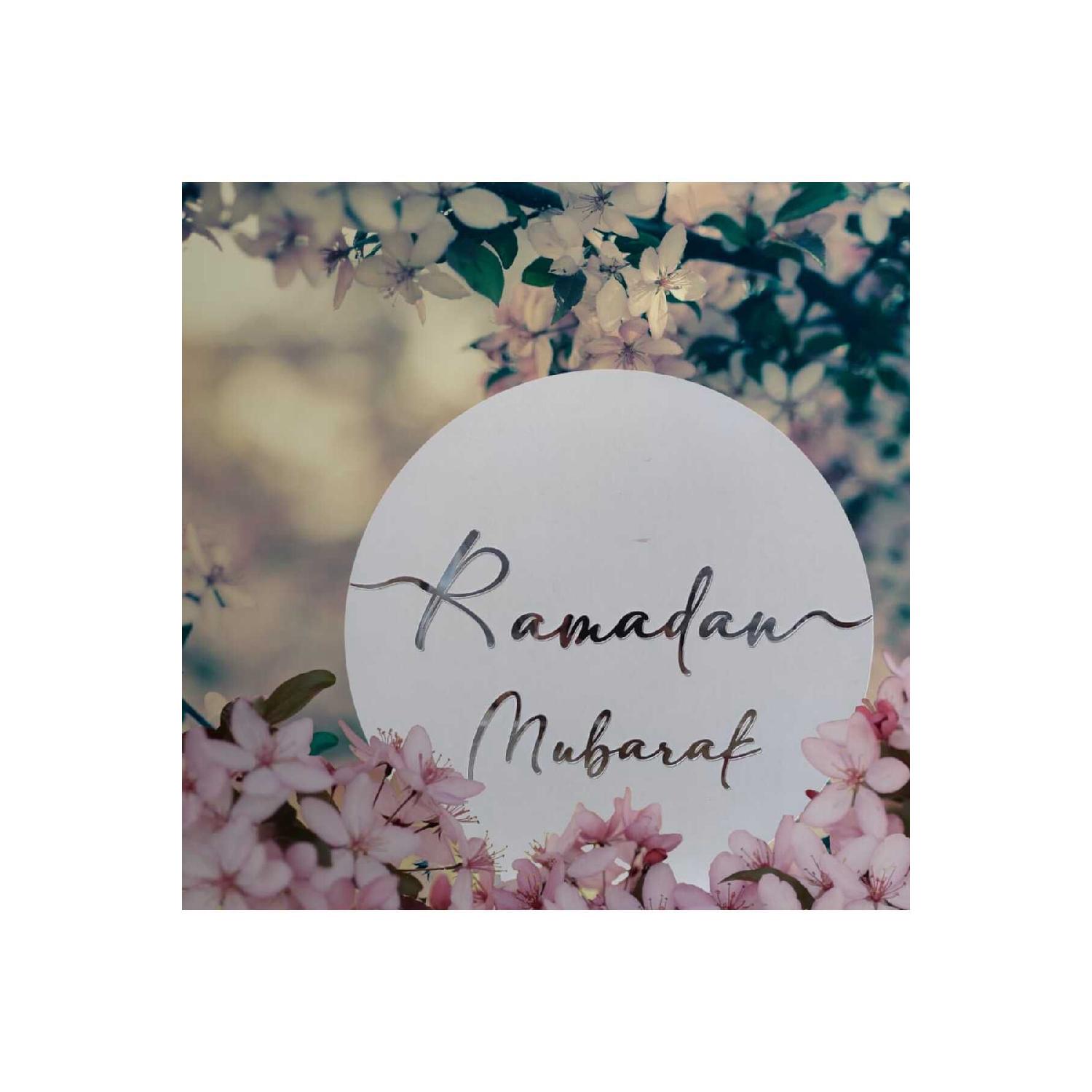 

Ramadan Mubarak White Wood On Silver Plexi Table Sofra Unit Ornament Ramadan Feast 25*25 Cm білий