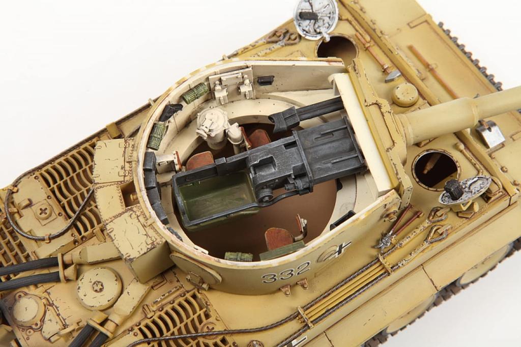 Zvezta German Heavy Tank Tiger I Early Type Plastic Model 1/35