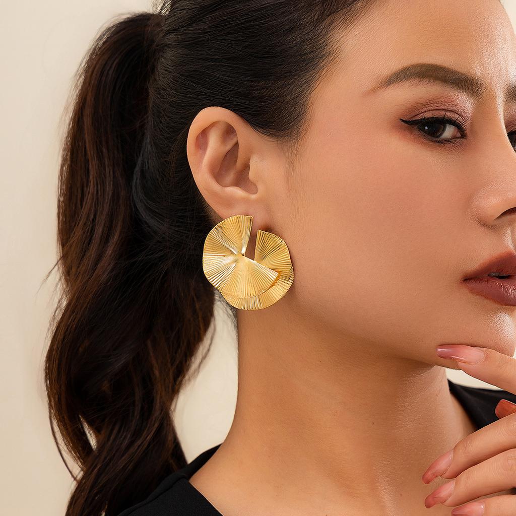 Design Sense Metal Smooth Water Drop Doudou Earrings Female Geometric Love Folded Earrings Earrings