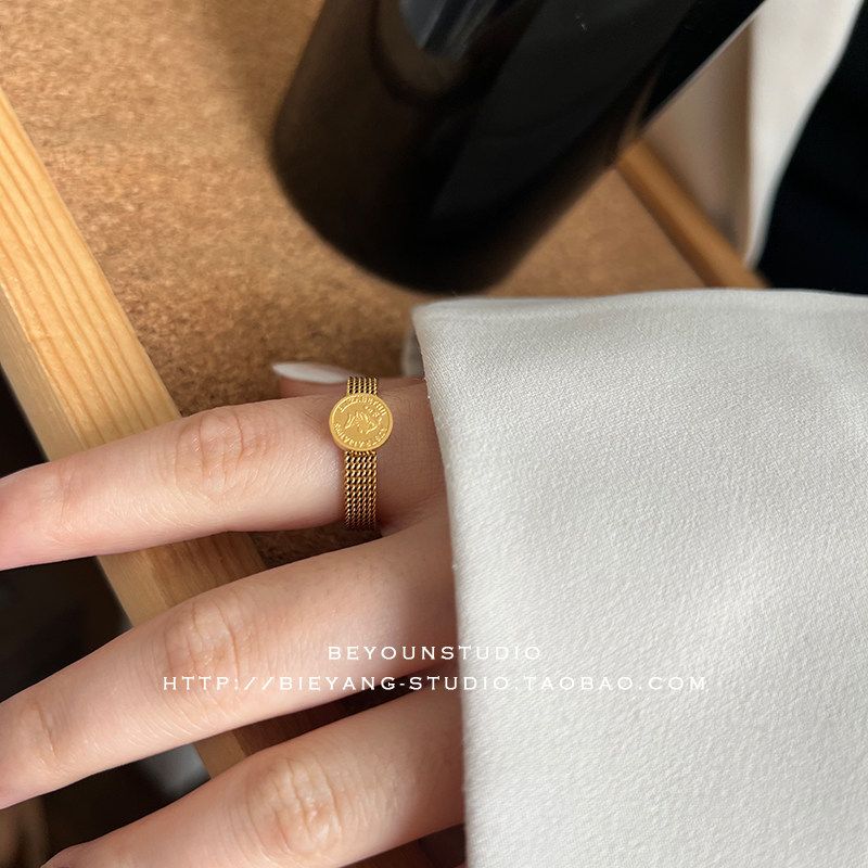 Different Round Female Avatar Golden Titanium Steel Trendy Ring