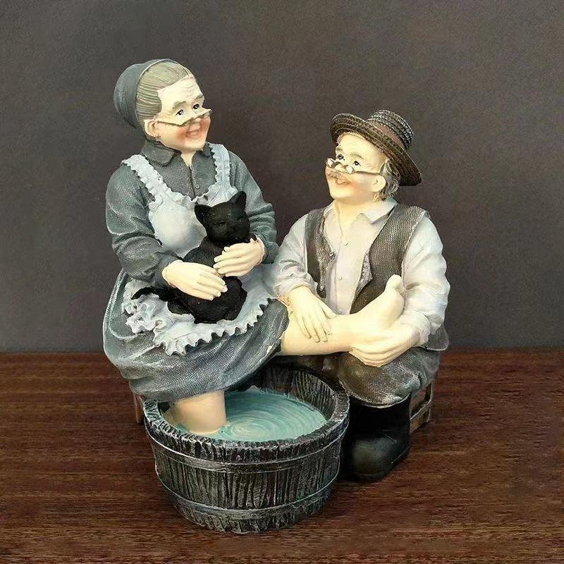 Europe Sweet Grandparents Resin Sculpture Accessories Art Wedding Anniversary Gifts Home Bedroom Desktop Statue Decoration Items