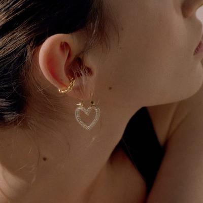 ONEENOUGH Love Side Earring