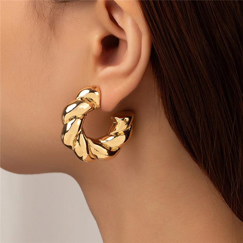 Trendy Circle Twists Earring for Women Simple Temperament Hyperbole Gold Ear Daily Wear Jewelry Party Earrings for Women