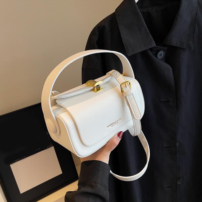 Classic Black Shoulder Bag Women's Versatile Retro Crossbody Square Bags New Large Capacity Textured Leather Flap Handbags CLE