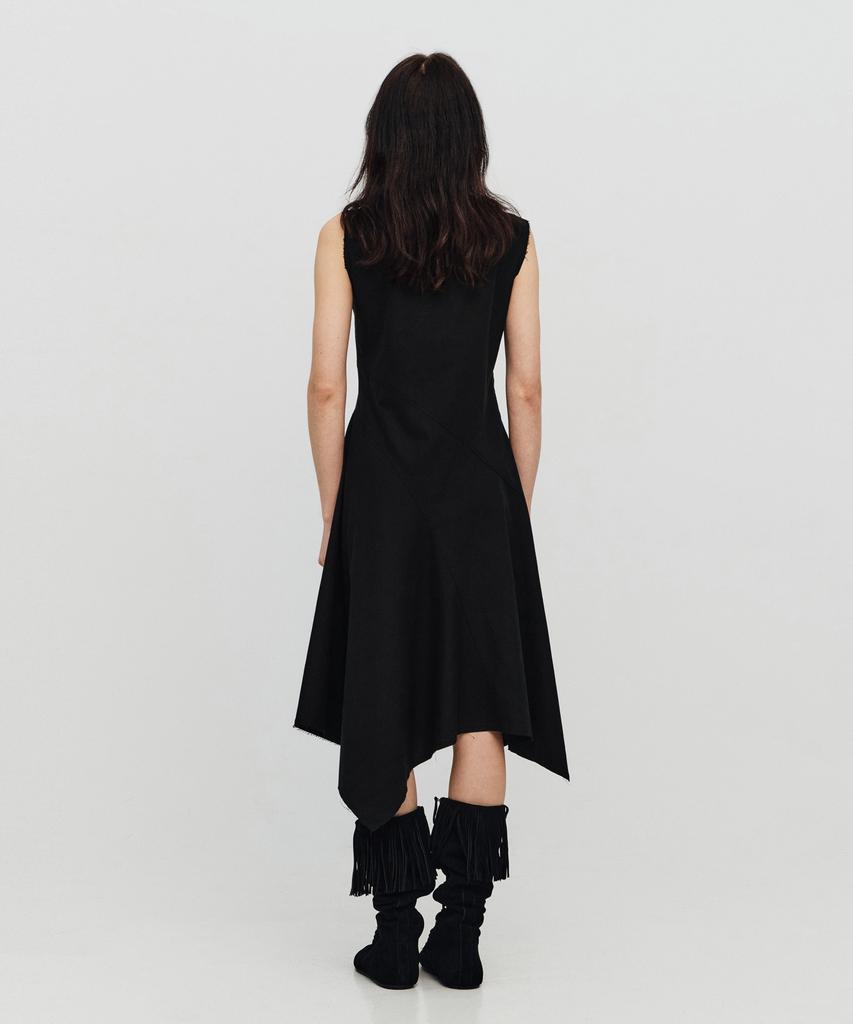 Sillot Asymmetric Cut Snap Cotton Maxi Dress (Black)