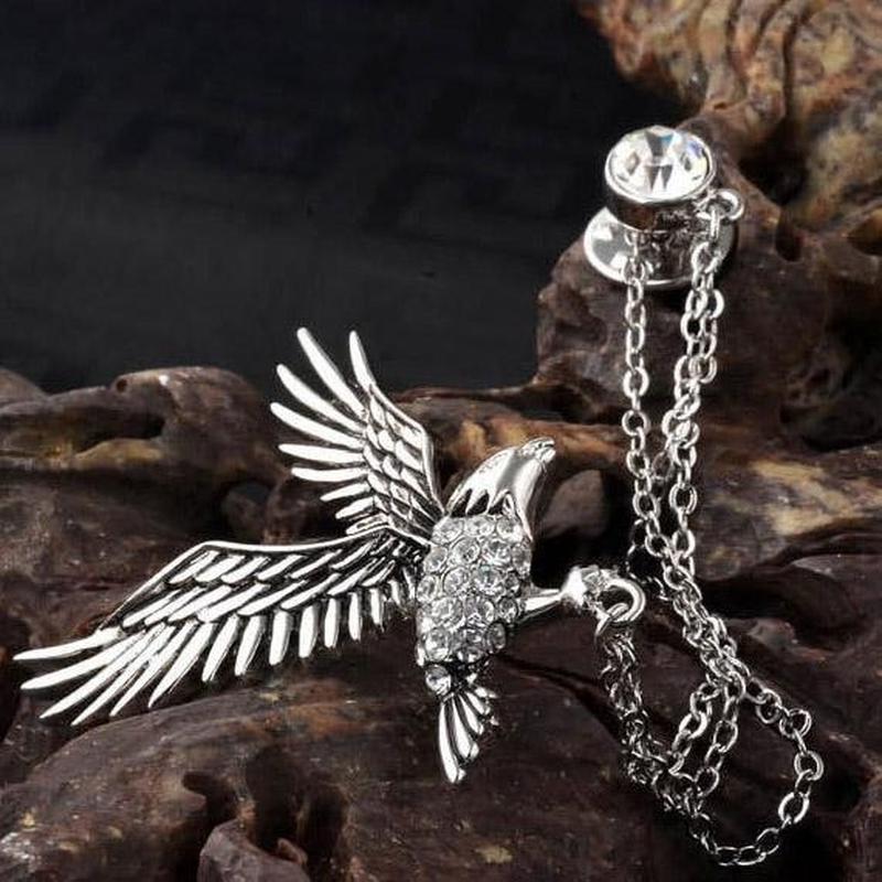 Vintage Men Eagle Rhinestone Tassel Chain Broszka Pins do garniturów Blazer Flower Collar Pin Wedding