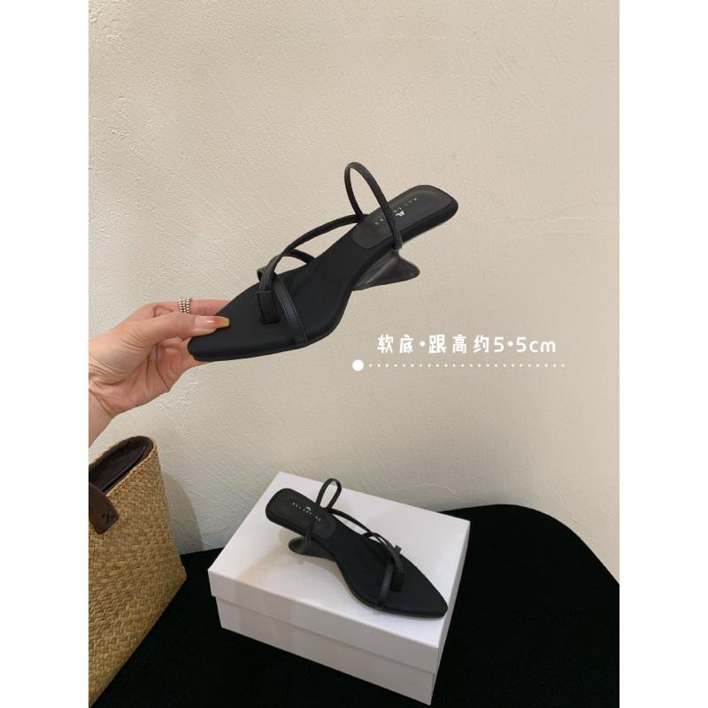 French pointed toe wedge slippers fairy shoes 2025 new summer with skirt toe silver Roman shoes