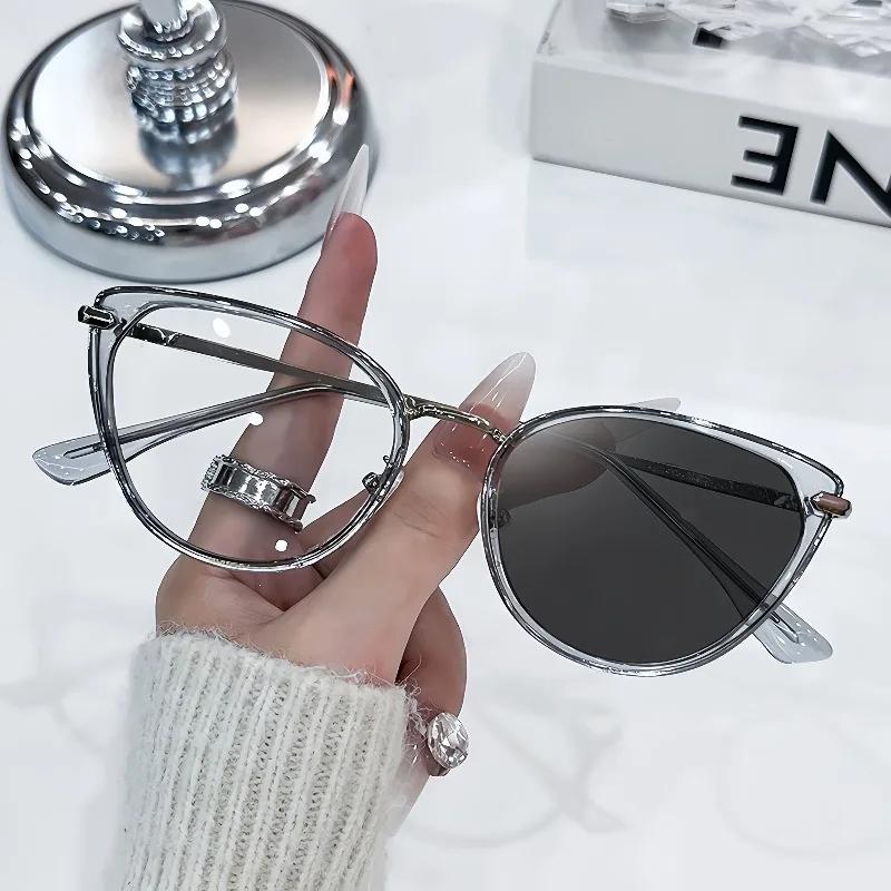 1 Piece of Retro Metal Frame Glasses Retro Cat Eye Style with Light Sensing Lenses Unisex Fashion Accessory