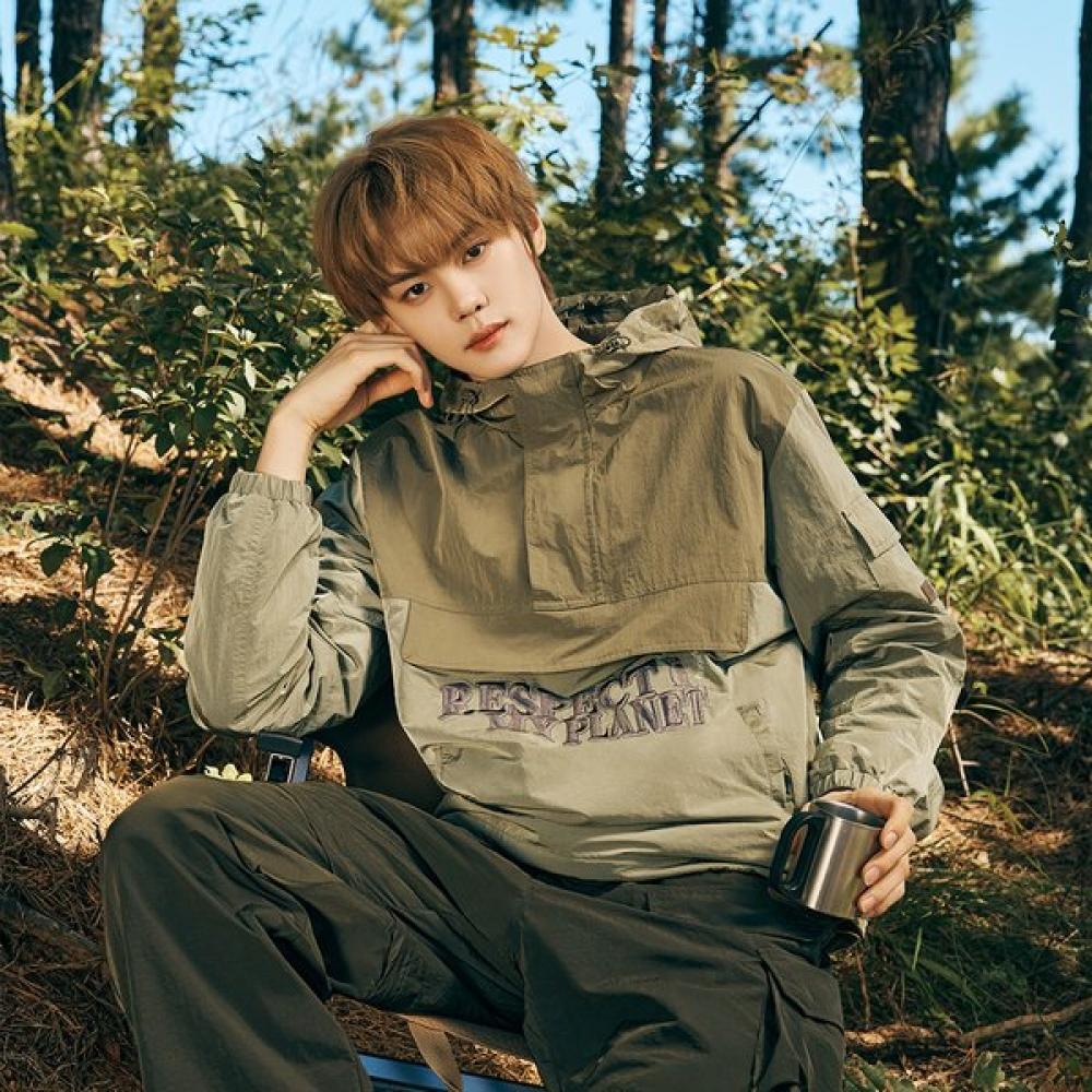 

Dual Effect Embroidered Anorak Khaki Worn By Kim Kyu Bin 090