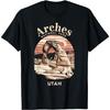 Atemberaubende Wüstenlandschaft Arches Nationalpark Utah T-Shirt