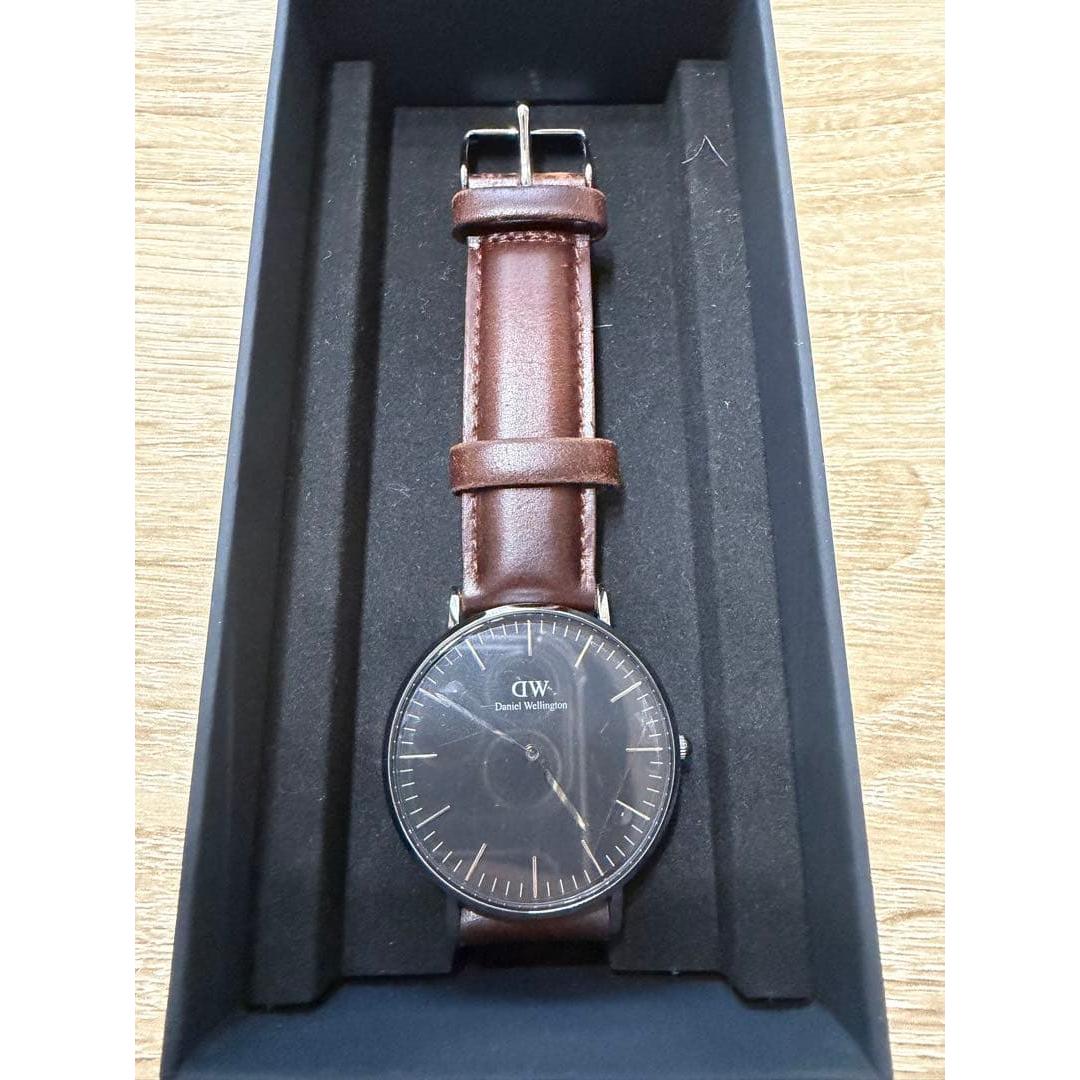Used Daniel Wellington DW00100101 Brown leather