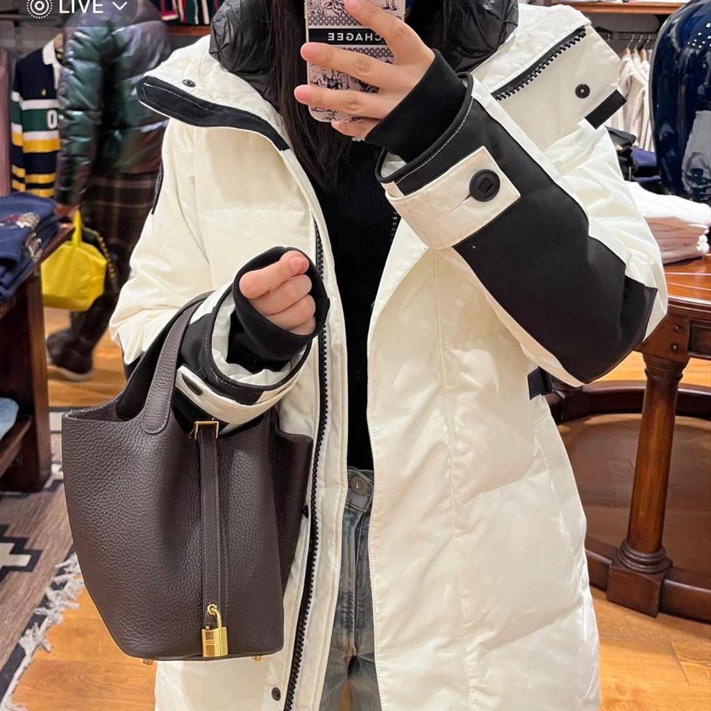 2024 Farblich abgestimmte Beuteltasche aus echtem Leder, Handtasche aus Rindsleder mit Litschi-Narbung für Damen