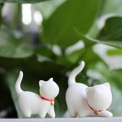 1 sztuka Biała Porcelana Szczęśliwy Mały Kot Zwierzątka Herbaciane Ręcznie Robiona Ceramika Mini Ozdoby Dekoracyjne na Biurko Urocze Prezenty