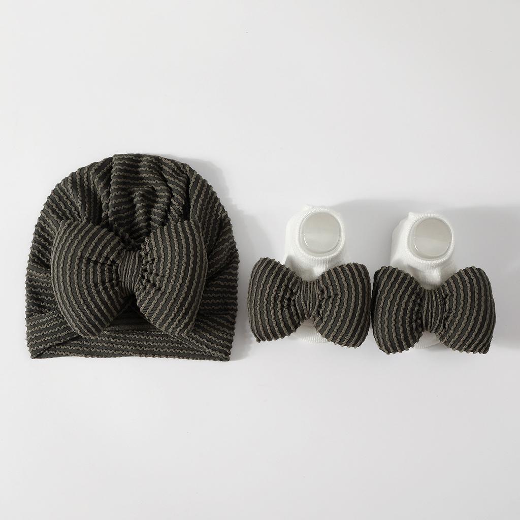 Set Pălărie cu Fundă în Dungi și Șosete pentru Sugari Nou-născut Protecție Moale Coroană Bumbac Amestec Bonetă Căciulă Călduroasă Căptușită Toate Sezoanele Set Cadou pentru Bebi Șosete Antiderapante