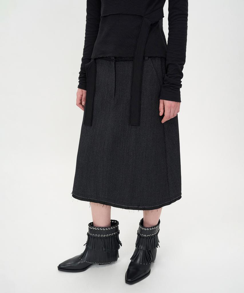 Insilence Woman Raw Detail Wool Skirt Charcoal