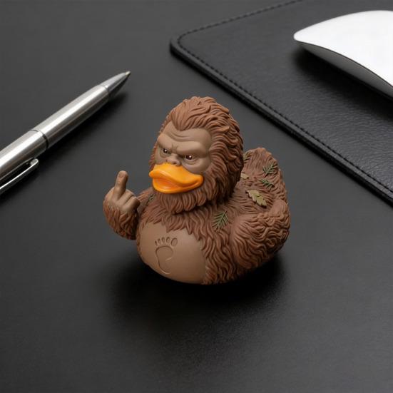 Figurka Big Foot kachny Sasquatch kachní soška pro palubní desku auta stůl sběratelský vtipné kachní dárky pro kamaráda kolegy