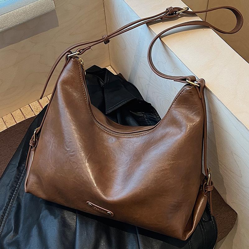 A Casual and Elegant Large-capacity Tote Bag, A Simple Single-shoulder Bag for Women's Commuting